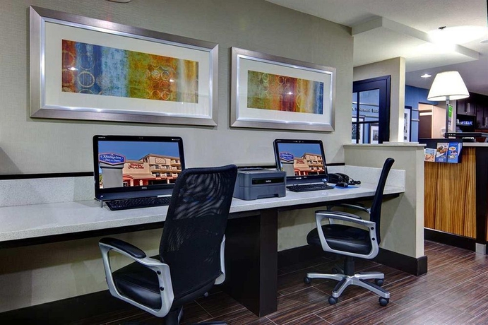 Imagen de los interiores del Hotel Hampton Inn and Suites Hermosa Beach. Foto 8