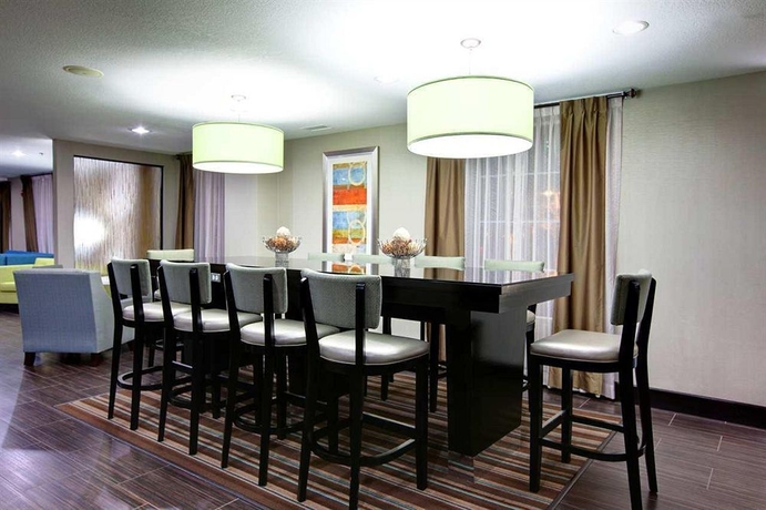 Imagen del bar/restaurante del Hotel Hampton Inn and Suites Hermosa Beach. Foto 2