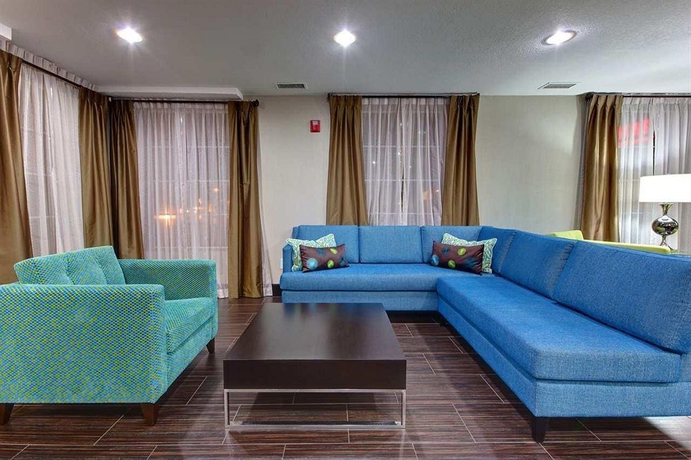 Imagen de los interiores del Hotel Hampton Inn and Suites Hermosa Beach. Foto 9