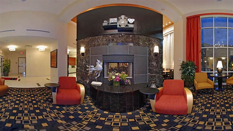 Imagen de los interiores del Hotel Hampton Inn and Suites Herndon-reston. Foto 8