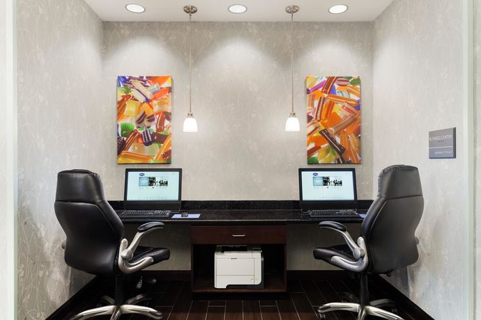 Imagen de los interiores del Hotel Hampton Inn and Suites Hershey Near The Park. Foto 10