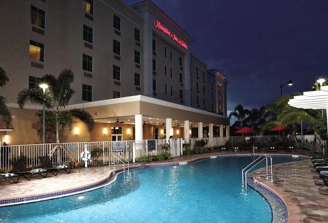 Imagen de la piscina del Hotel Hampton Inn and Suites Homestead Miami South. Foto 15