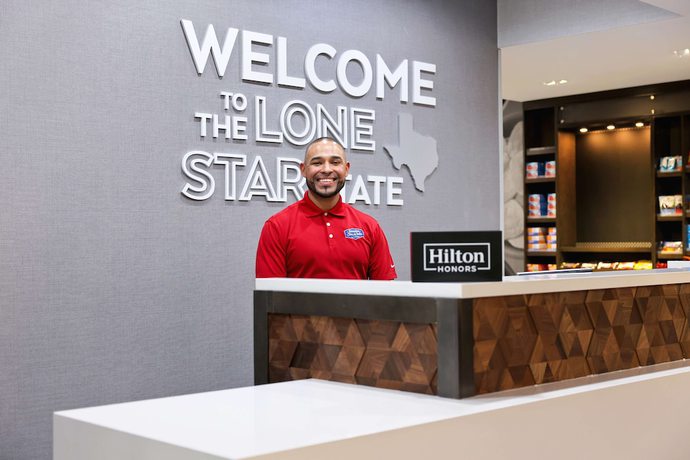 Imagen de los interiores del Hotel Hampton Inn and Suites Houston East Beltway 8. Foto 16
