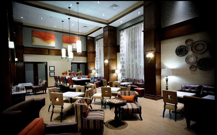 Imagen del bar/restaurante del Hotel Hampton Inn and Suites Houston Heights I-10. Foto 4