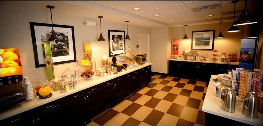 Imagen del bar/restaurante del Hotel Hampton Inn and Suites Houston Heights I-10. Foto 5
