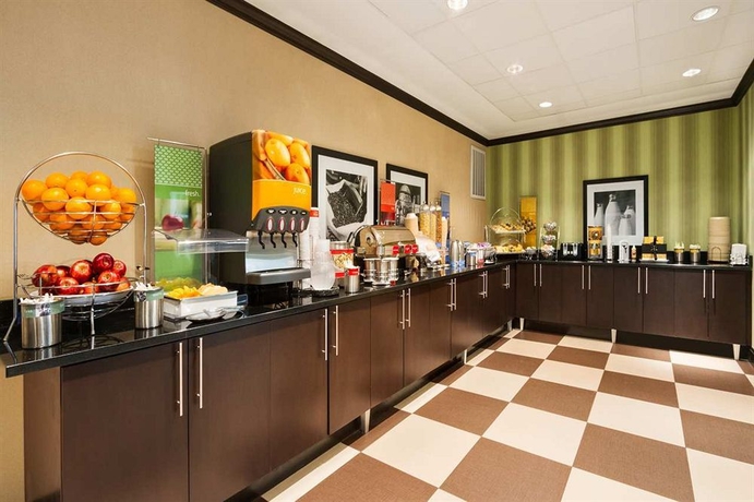 Imagen del bar/restaurante del Hotel Hampton Inn and Suites Houston/league City. Foto 2