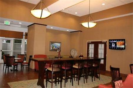 Imagen general del Hotel Hampton Inn and Suites Huntsville Hampton Cove. Foto 2
