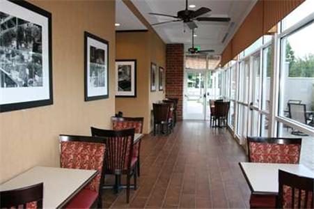 Imagen general del Hotel Hampton Inn and Suites Huntsville Hampton Cove. Foto 3