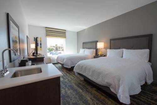 Imagen de la habitación del Hotel Hampton Inn and Suites Irvine-orange County Airport. Foto 1