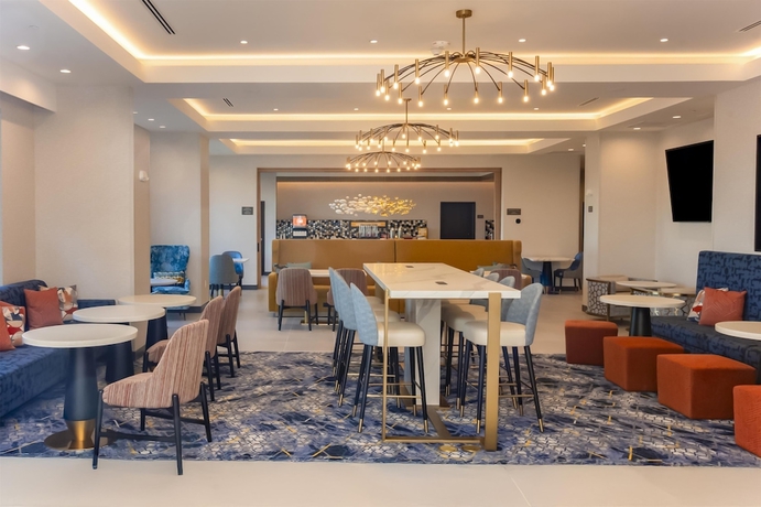 Imagen de los interiores del Hotel Hampton Inn and Suites Irving Hwy 183. Foto 12