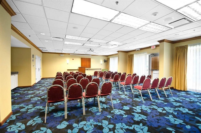 Imagen de los interiores del Hotel Hampton Inn and Suites Jacksonville Deerwood Park. Foto 9