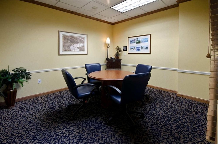 Imagen de los interiores del Hotel Hampton Inn and Suites Jacksonville Deerwood Park. Foto 10