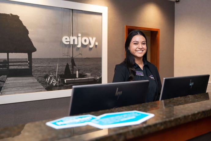 Imagen de los interiores del Hotel Hampton Inn and Suites Jacksonville. Foto 20