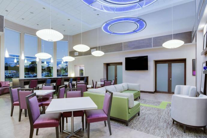 Imagen de los interiores del Hotel Hampton Inn and Suites Jacksonville / Orange Park. Foto 16