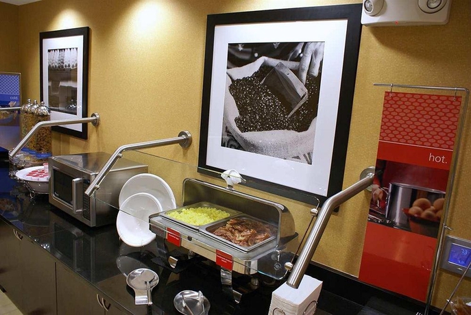 Imagen del bar/restaurante del Hotel Hampton Inn and Suites Jacksonville South - Bartram Park. Foto 2