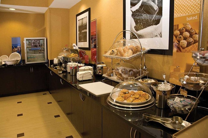 Imagen del bar/restaurante del Hotel Hampton Inn and Suites Jacksonville South - Bartram Park. Foto 4
