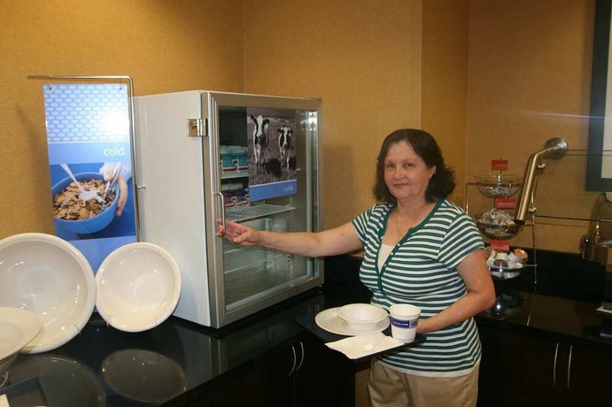 Imagen del bar/restaurante del Hotel Hampton Inn and Suites Jacksonville South - Bartram Park. Foto 5