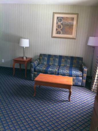 Imagen de la habitación del Hotel Hampton Inn and Suites Jamestown. Foto 4