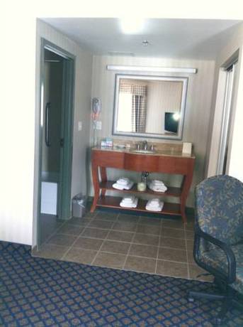 Imagen de la habitación del Hotel Hampton Inn and Suites Jamestown. Foto 5