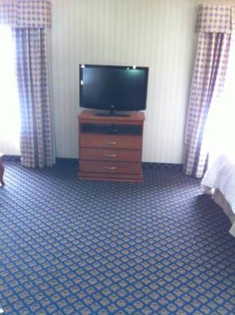 Imagen de la habitación del Hotel Hampton Inn and Suites Jamestown. Foto 6