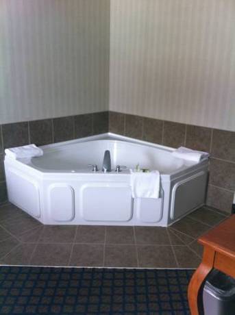 Imagen de la habitación del Hotel Hampton Inn and Suites Jamestown. Foto 7