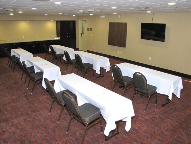 Imagen de los interiores del Hotel Hampton Inn and Suites Jamestown, Nd. Foto 13