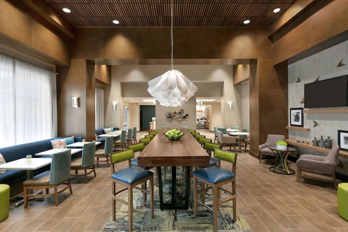 Imagen de los interiores del Hotel Hampton Inn and Suites Johns Creek. Foto 20