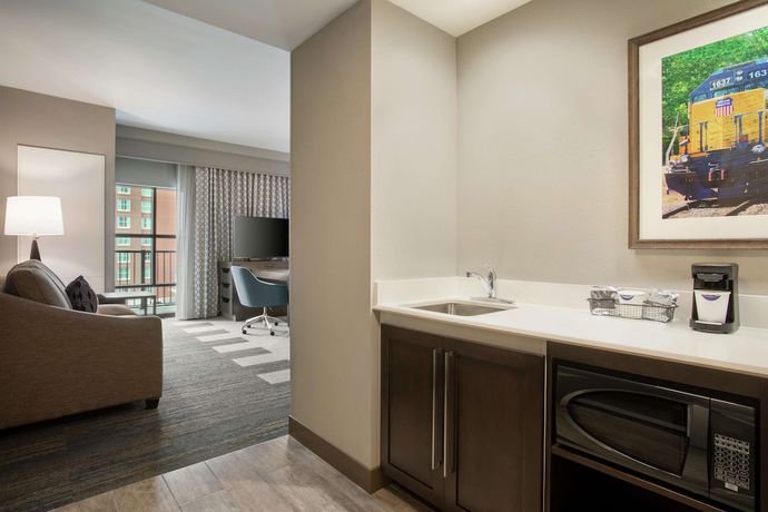 Imagen de la habitación del Hotel Hampton Inn and Suites Kansas City Downtown Crossroads. Foto 6