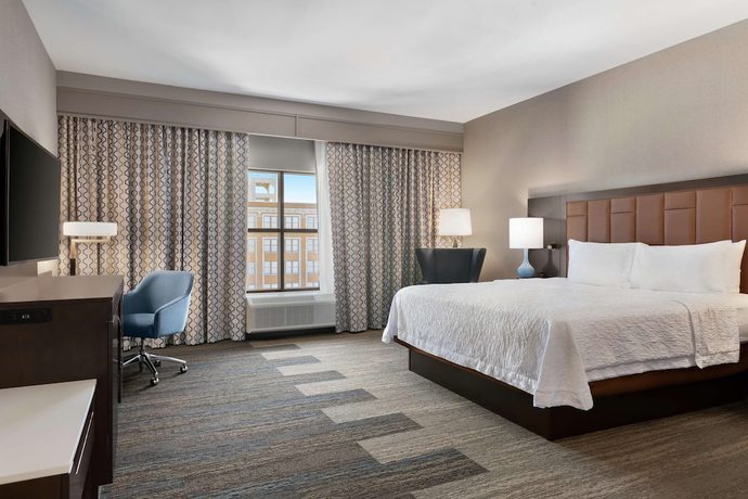 Imagen de la habitación del Hotel Hampton Inn and Suites Kansas City Downtown Crossroads. Foto 8
