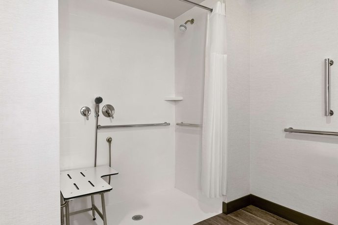Imagen de la habitación del Hotel Hampton Inn and Suites Kansas City Downtown Crossroads. Foto 14