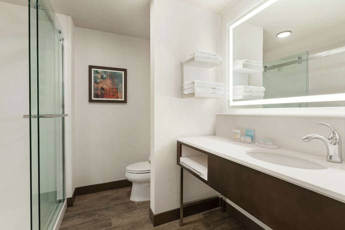 Imagen de la habitación del Hotel Hampton Inn and Suites Kansas City Downtown Crossroads. Foto 15