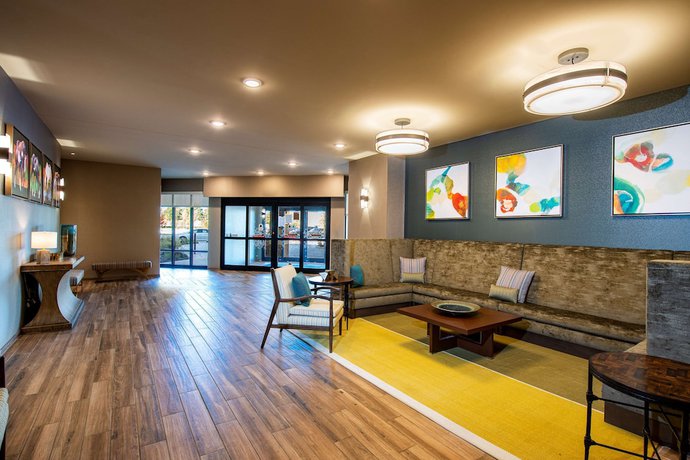 Imagen de los interiores del Hotel Hampton Inn and Suites Keller Town Center. Foto 17