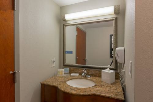 Imagen de la habitación del Hotel Hampton Inn and Suites Knoxville-downtown. Foto 4