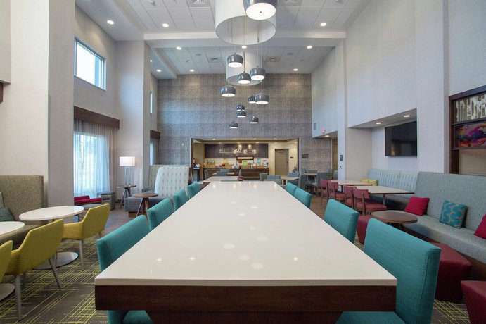 Imagen de los interiores del Hotel Hampton Inn and Suites Kutztown. Foto 19