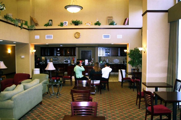 Imagen del bar/restaurante del Hotel Hampton Inn and Suites Lafayette. Foto 3