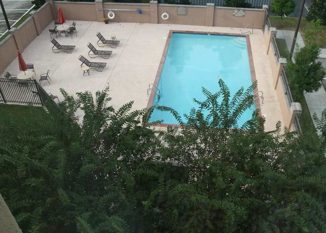 Imagen de la piscina del Hotel Hampton Inn and Suites Lafayette. Foto 13