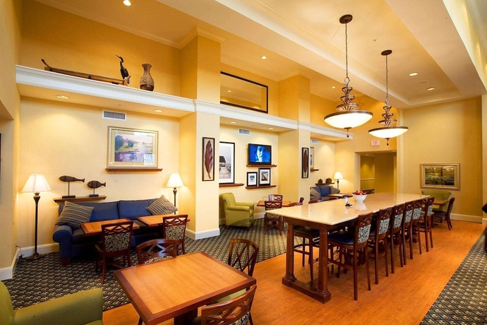 Imagen de los interiores del Hotel Hampton Inn and Suites Lake Wales. Foto 7