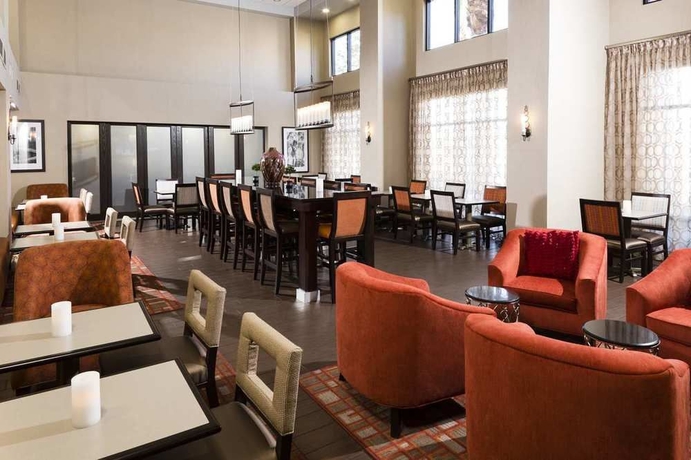 Imagen del bar/restaurante del Hotel Hampton Inn and Suites Las Vegas South. Foto 1