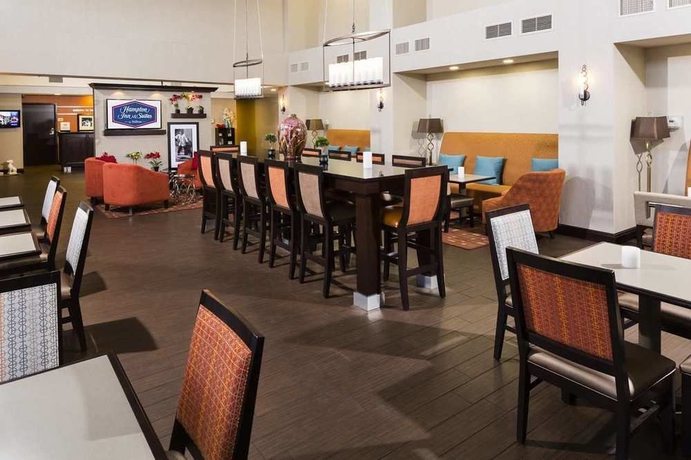 Imagen del bar/restaurante del Hotel Hampton Inn and Suites Las Vegas South. Foto 3