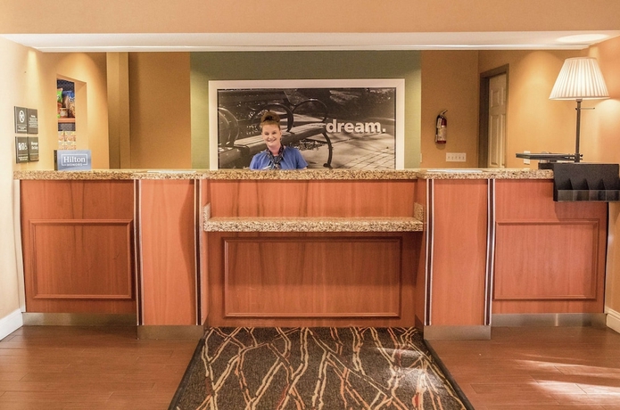 Imagen de los interiores del Hotel Hampton Inn and Suites Lathrop. Foto 19