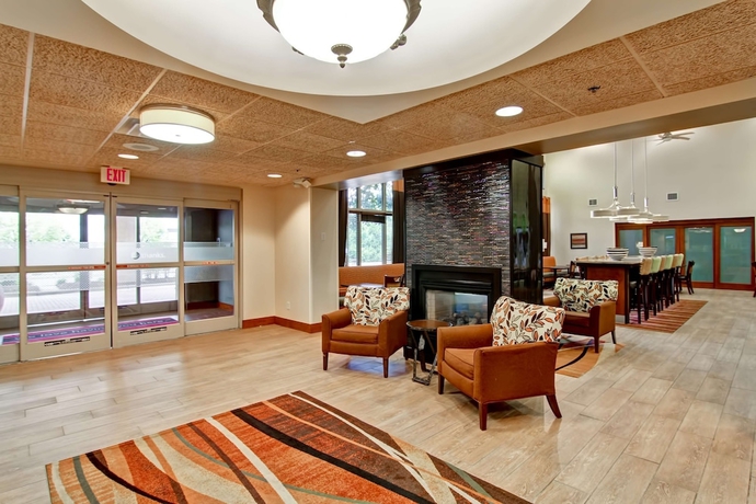 Imagen de los interiores del Hotel Hampton Inn and Suites Leesburg. Foto 17