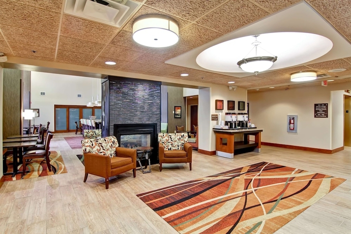Imagen de los interiores del Hotel Hampton Inn and Suites Leesburg. Foto 18