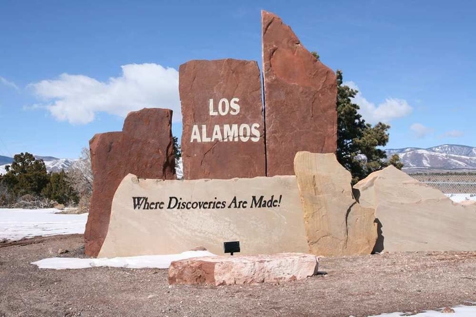 Imagen de los exteriores del Hotel Hampton Inn and Suites Los Alamos White Rock. Foto 6