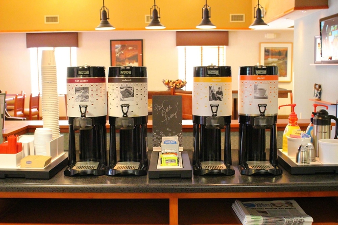 Imagen del bar/restaurante del Hotel Hampton Inn and Suites Los Alamos White Rock. Foto 4