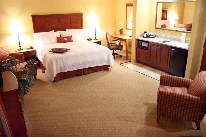 Imagen de la habitación del Hotel Hampton Inn and Suites Los Angeles Burbank Airport. Foto 6