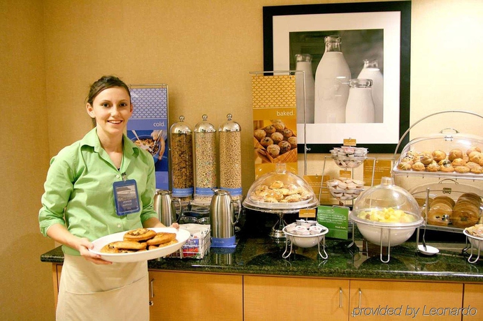 Imagen general del Hotel Hampton Inn and Suites Madera. Foto 7