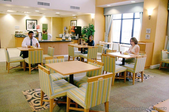 Imagen general del Hotel Hampton Inn and Suites Madera. Foto 13