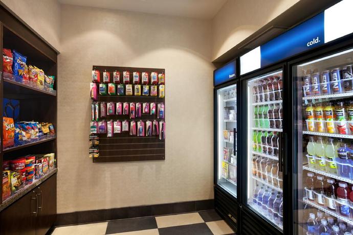 Imagen de los interiores del Hotel Hampton Inn and Suites Madison / Downtown. Foto 14