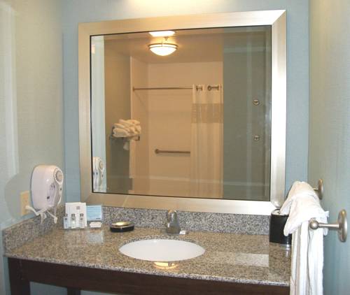 Imagen de la habitación del Hotel Hampton Inn and Suites Manteca. Foto 7