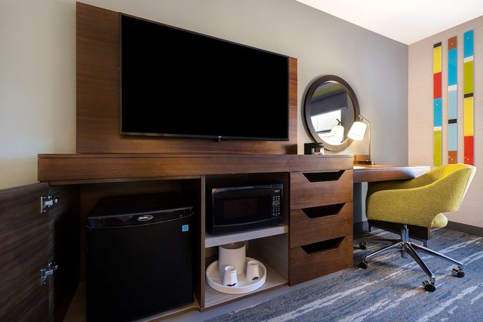 Imagen de la habitación del Hotel Hampton Inn and Suites Marina. Foto 7